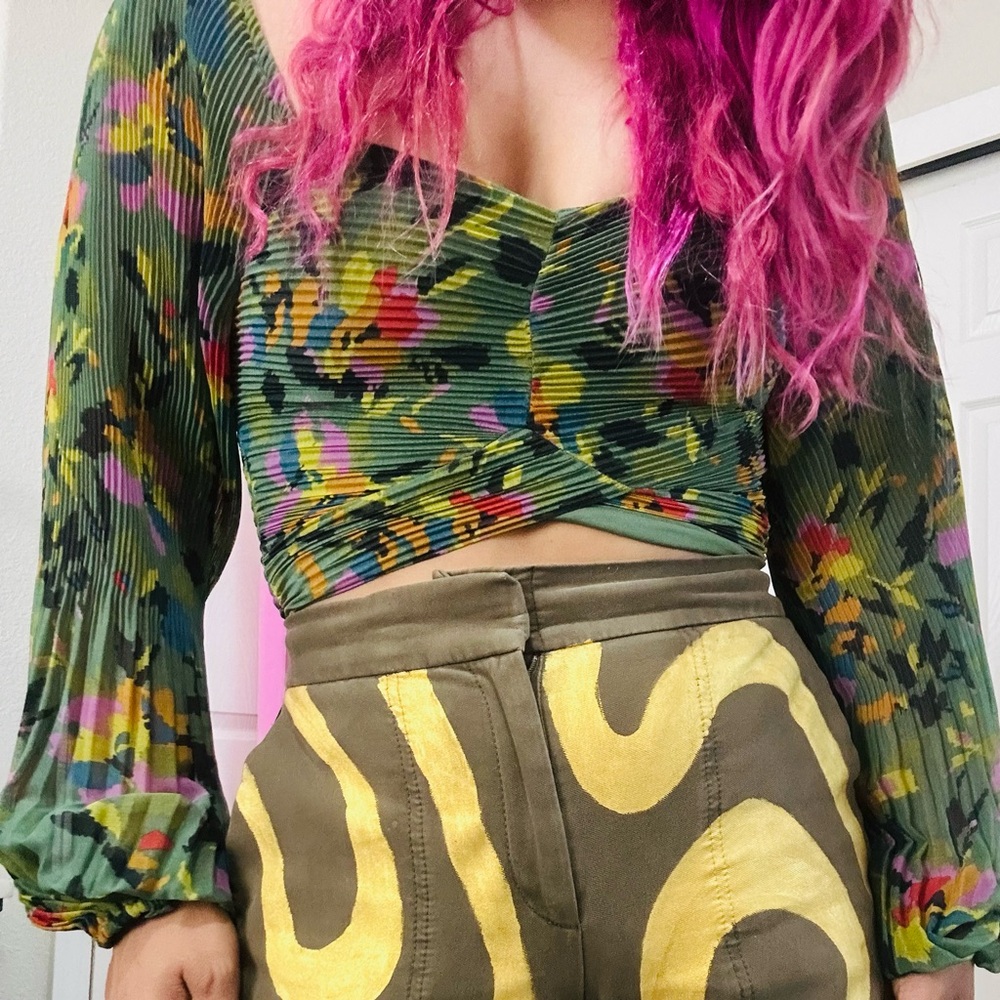 Green and Yellow Long Sleeve Crop Blouse